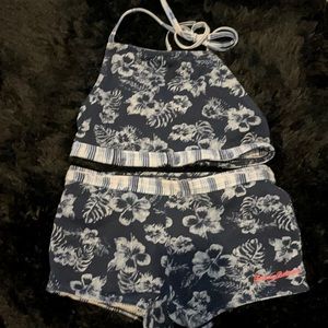 Girl’s Tommy Bahama 7/8 reversible two pieces swim suit (shorts).